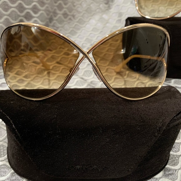 Gently used Tom ford Sunglasses - Picture 6 of 9
